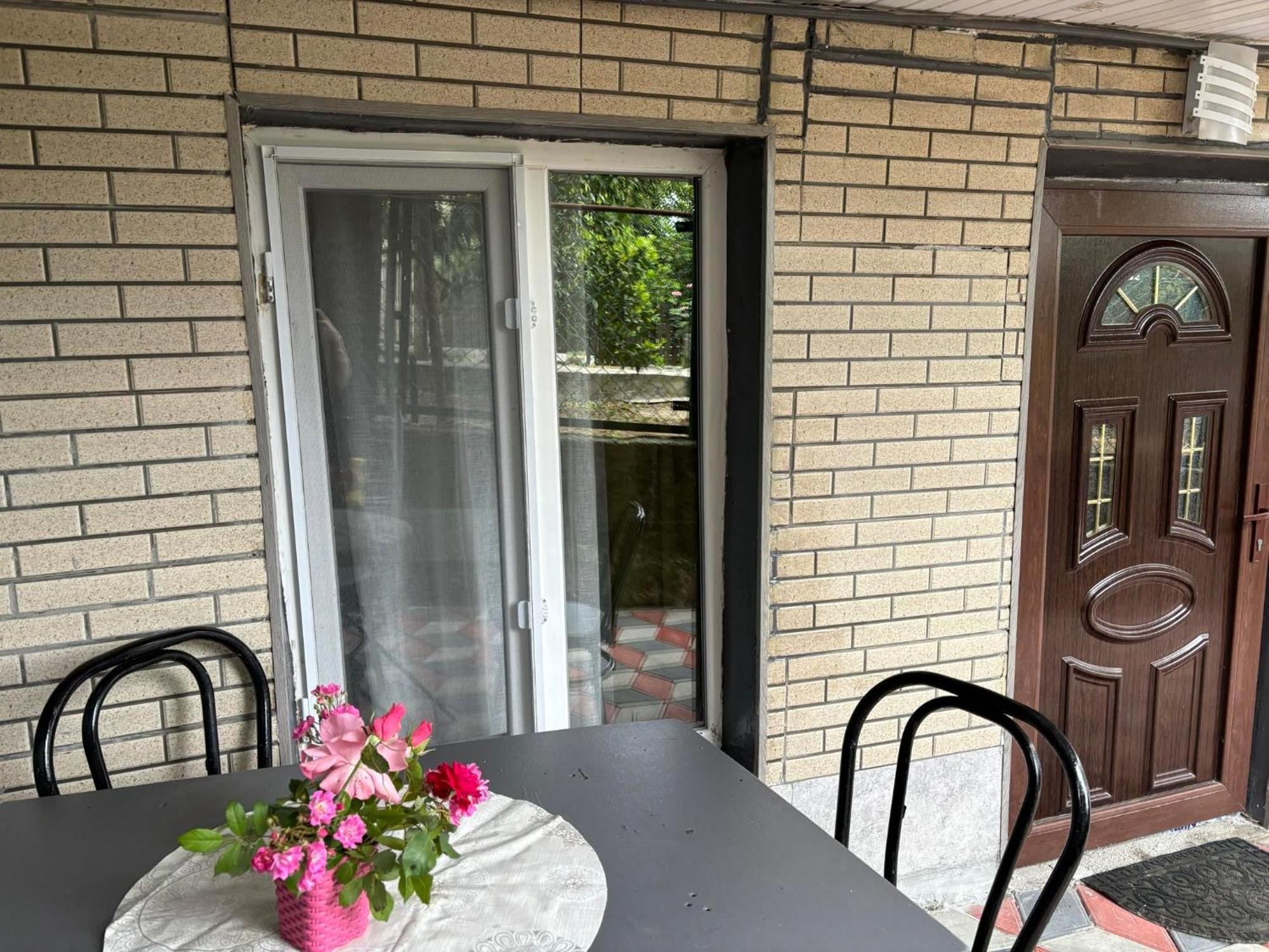 Guest House Happy House Kutaisi Exterior photo